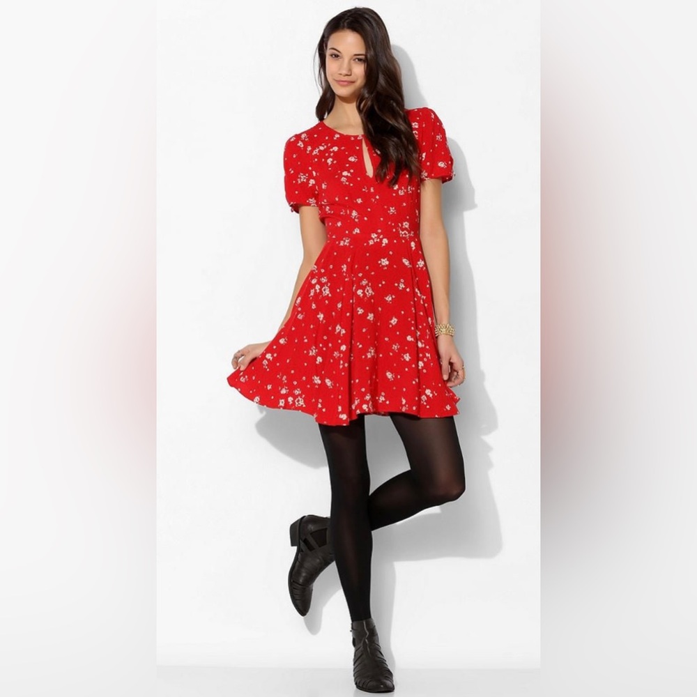 Urban Outfitters Dress - Kimchi Blue Floral Red & White Size 4